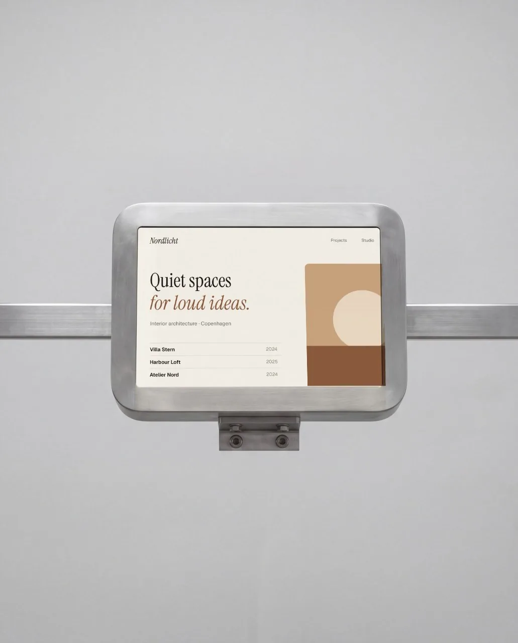 Mockup: Pantalla de quiosco, aluminio