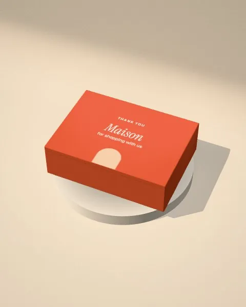 Mailer box · Sand plinth · angled mockup